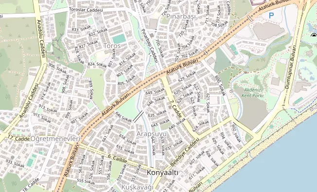 Uitsnede van een kaart met een pin op het strand van Konyaaltı ten westen van Antalya